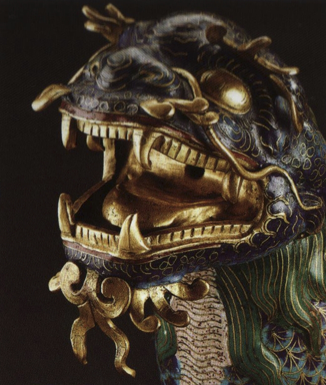 與楓丹白露藏品同款的乾隆掐絲琺瑯麒麟及乾隆御製詩笨巖款紫砂壺連袂在